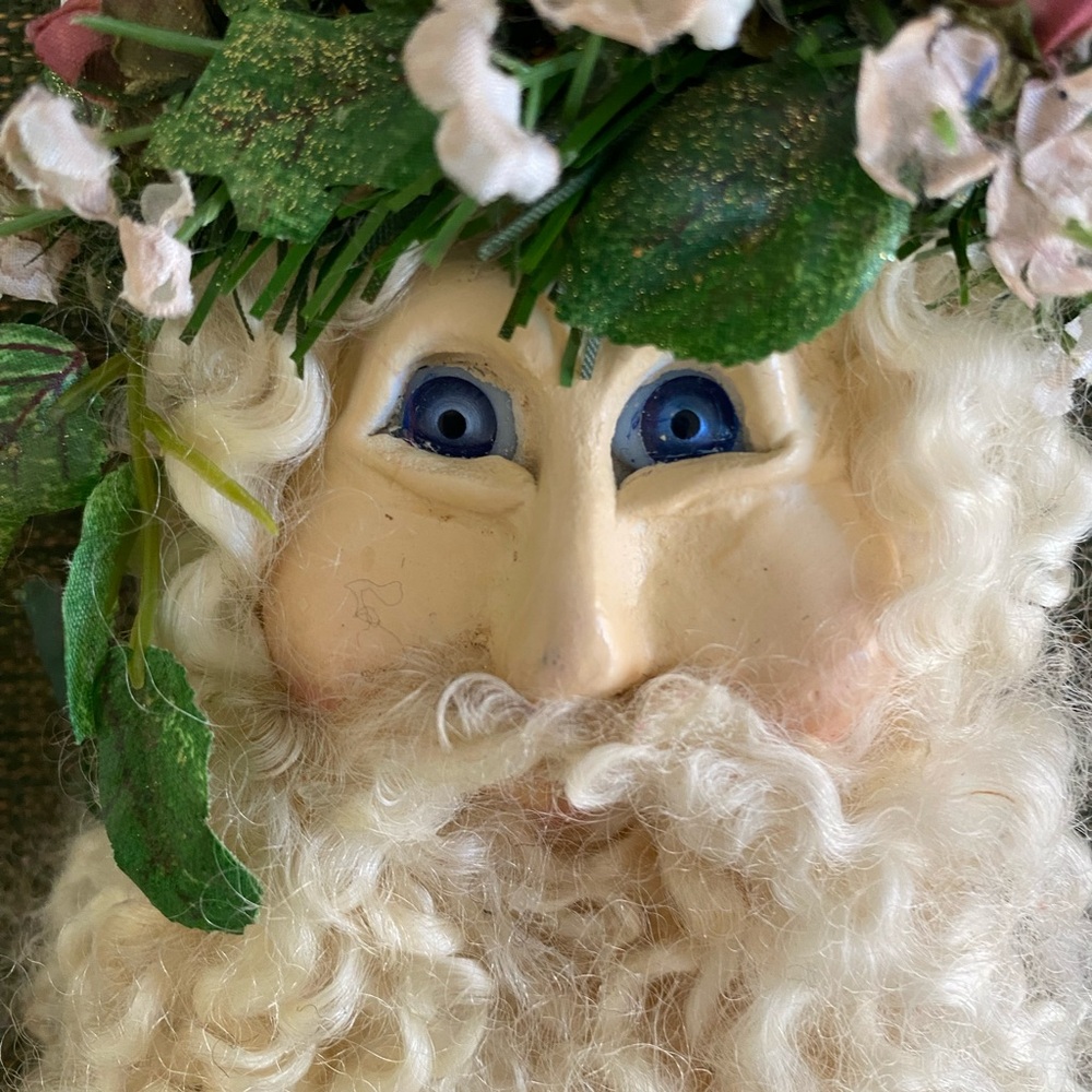 Handmade Santa Head Pin - Picture 2 of 3